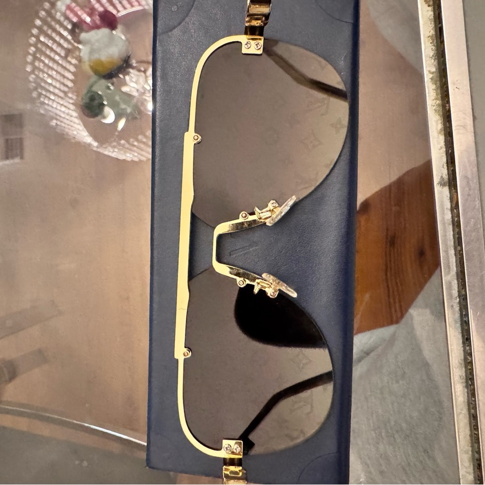 Louis Vuitton monogram sunglasses - Picture 3 of 7